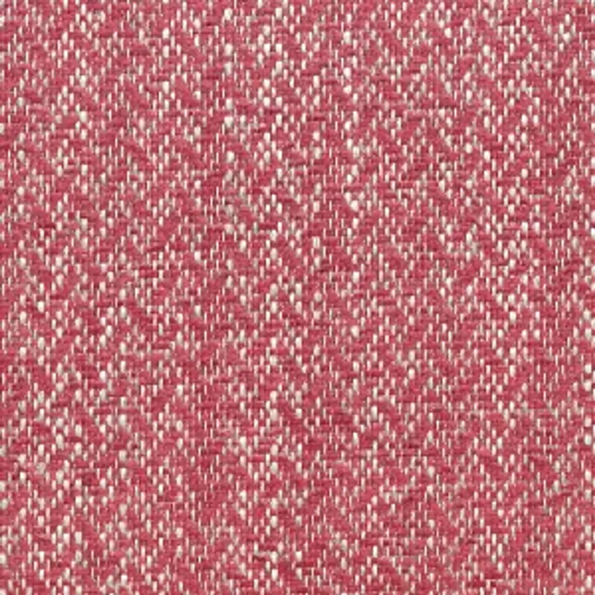 Gros plan du tissu CALLAO Rose Indien, mélange lin et coton à motif chevron pour ameublement durable et doux au toucher.