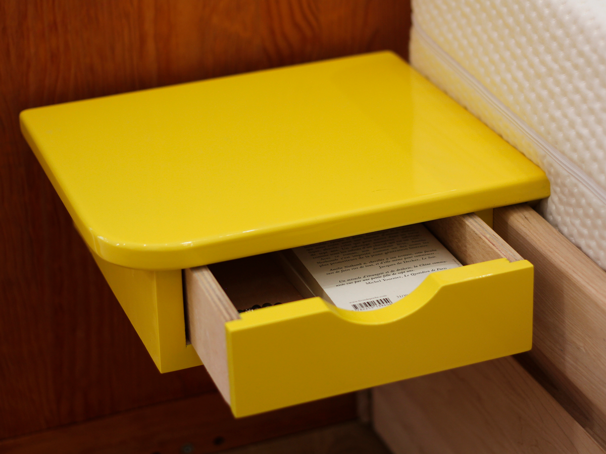 Table de chevet à tiroir