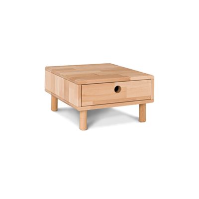 Chevet Vicô en hêtre massif certifié FSC : design minimaliste, pieds coniques et espace de rangement discret.