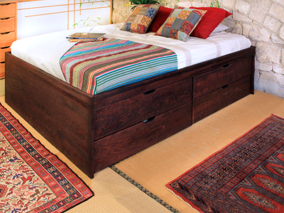 Lit tiroirs MASSAKO 550 en bois foncé avec 6 tiroirs intégrés, Solution de rangement idéale pour optimiser l'espace.