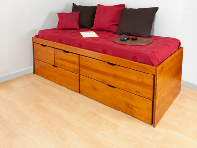 Lit tiroirs MASSAKO 690 en bois massif avec 8 tiroirs offrant un grand espace de rangement, Literie rouge et pour un.