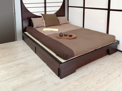 Lit tiroirs MEGUMI en bois foncé avec 4 tiroirs intégrés, offrant un espace de rangement optimal et un design compact.