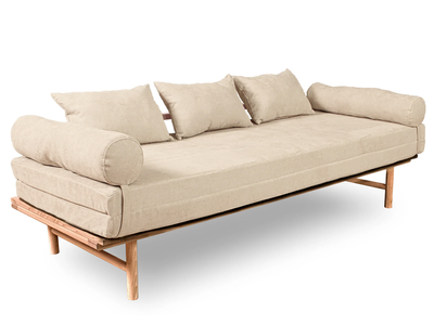 Canapé lit JÔ convertible en hêtre FSC, tissu beige clair, design scandinave élégant et confort optimal.